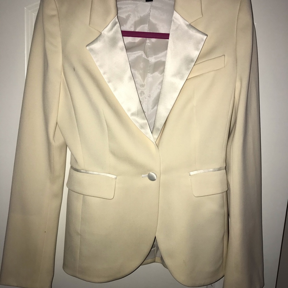 Women’s blazer size 4